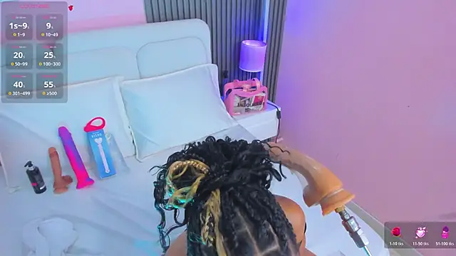 Clawdeen__wolf webcam