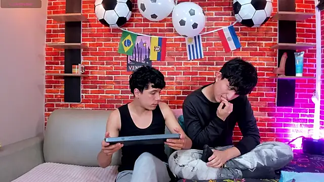 Hoot_boyss_ webcam