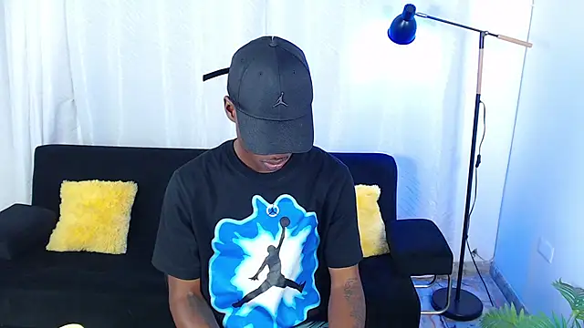 alexaandro18 webcam