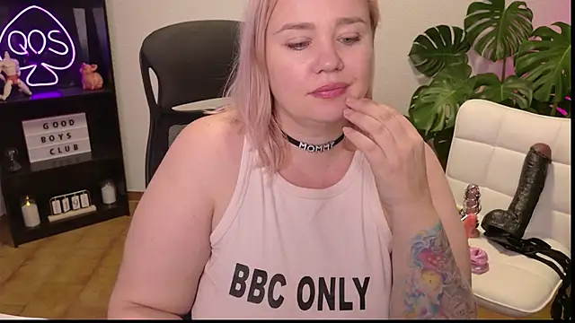MargotGrey webcam