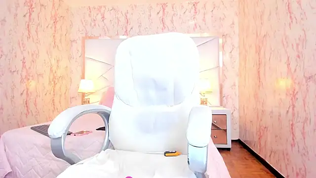 Watch Emily_Whinfre live on EroticFlix - High definition streams