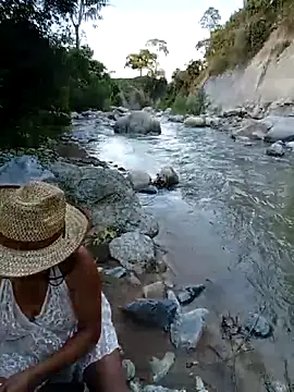 esmeralda_li (Ask my age) - Naked in the river and fucking her tight