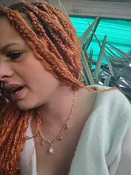 cataleya_16 (F young) - Nipple clamps+rub my clit very excited🥵