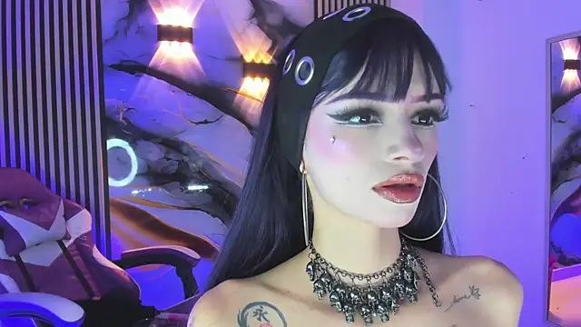 chloe_jacksonn live cam on StripChat