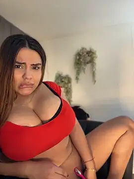 valeria2019hot (F young) - come on top of my giant toy
