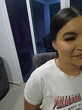 Pretty_Julieta webcam