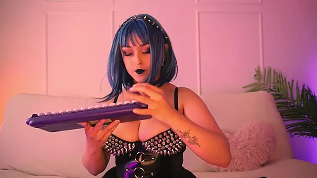 Gloomydoll webcam