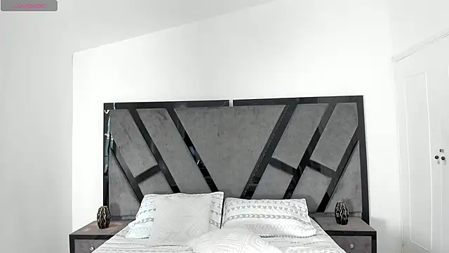 ZarinaWynne webcam