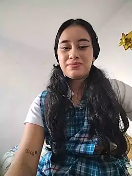 Watch L0lita_Emi12 live on EroticFlix - High definition streams