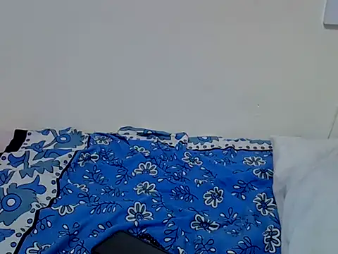 Watch creamypetite live on EroticFlix - High definition streams