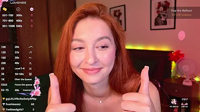 EleanorePeach webcam