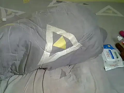 Pearl_petite webcam