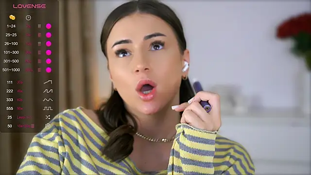 AishaSins webcam