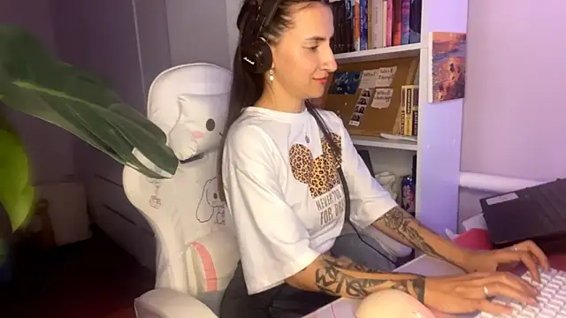 Monica_Cutersseys webcam