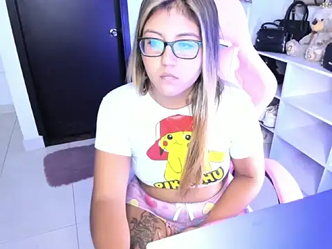 cristina697 webcam