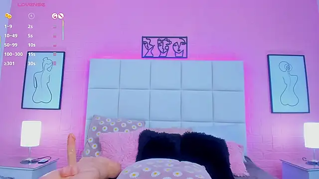 charlotte_kisss webcam