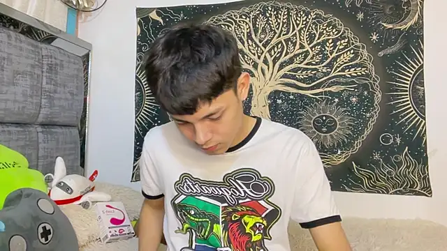 Bldavioro45 - Male webcam sex chat