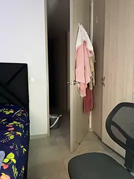 Pretty__Milf webcam