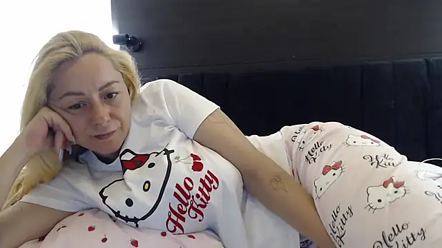 _karolynesyera_ webcam