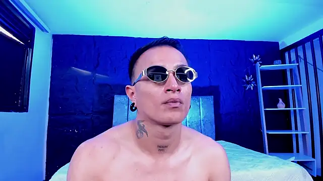 LiamDeep live cam on StripChat