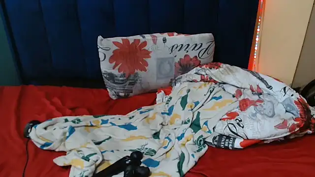 HotCreamyTea webcam