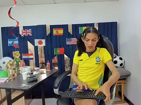 Aisha_hotts777 webcam