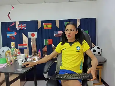 Aisha_hotts777 webcam