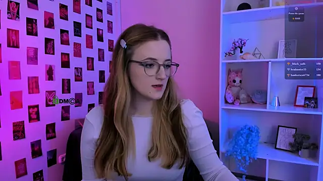 liana_kisses webcam