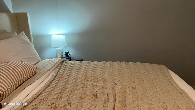 AlyssaDodge webcam
