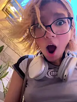SweetBunnyGF webcam