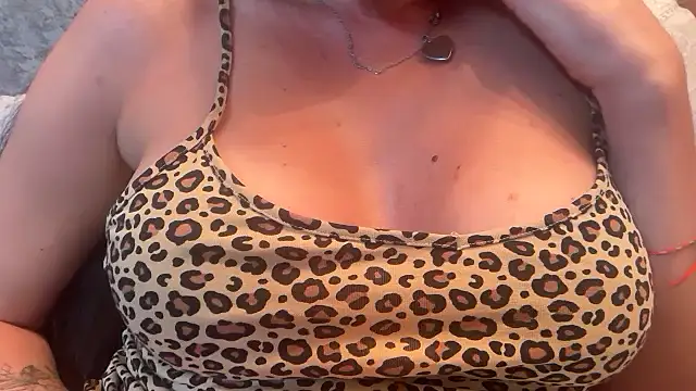 Angelinaa19 webcam