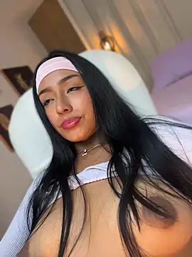 Watch MichiOrtiz live on EroticFlix - High definition streams