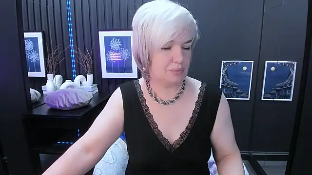 CarmenSoft live cam on StripChat