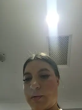 Pretty_Julieta webcam