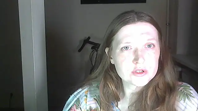 Holistic_woman webcam