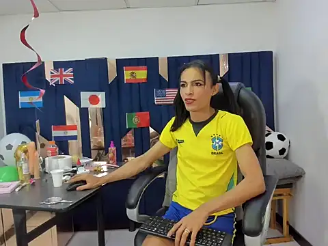 Aisha_hotts777 webcam