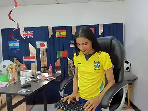 Aisha_hotts777 webcam