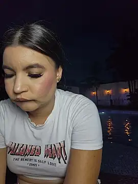 Pretty_Julieta webcam