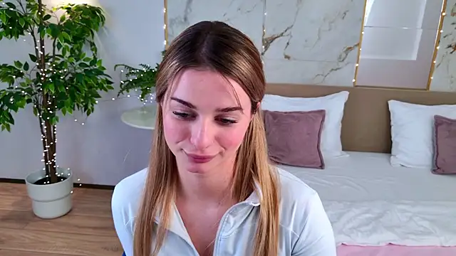 Watch SweetyLicky live on EroticFlix - High definition streams