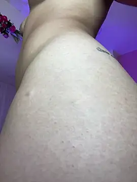 lauraraider (F young) - ASS N PUSSY SPREAD RUB