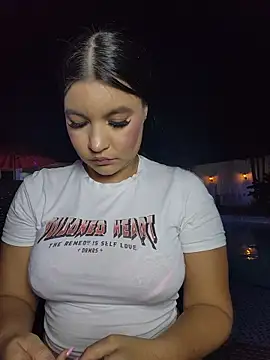 Pretty_Julieta webcam