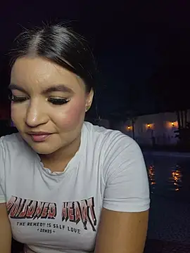 Pretty_Julieta webcam