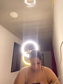 nv-nikoll (F young) - naked, show that ass / desnudate twerkin