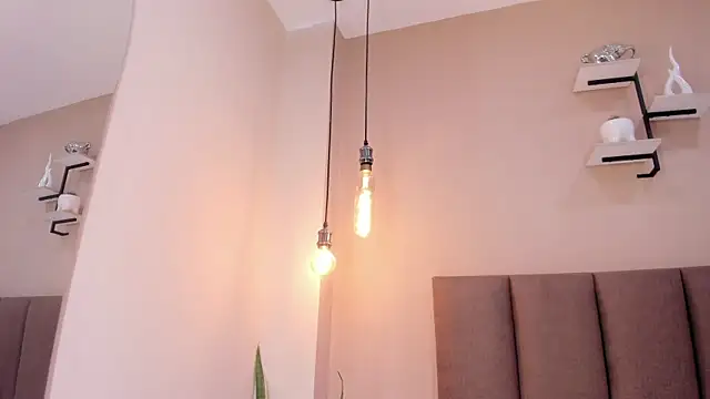 Watch Amy_wats0n live on EroticFlix - High definition streams