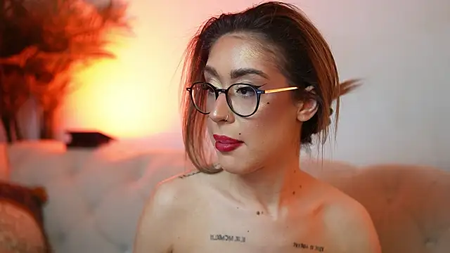 Watch AileenKiss live on EroticFlix - High definition streams
