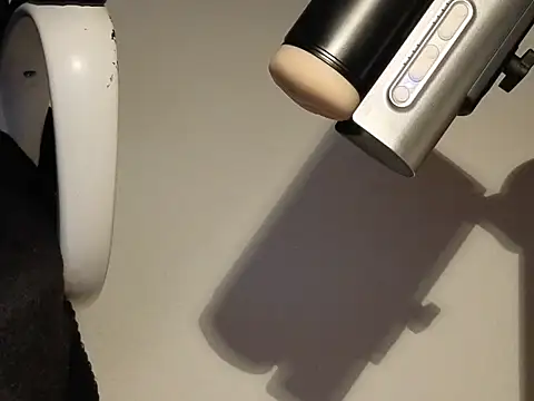 HugoSant live cam on StripChat