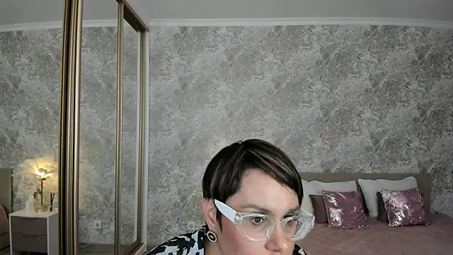 MayaNoire webcam