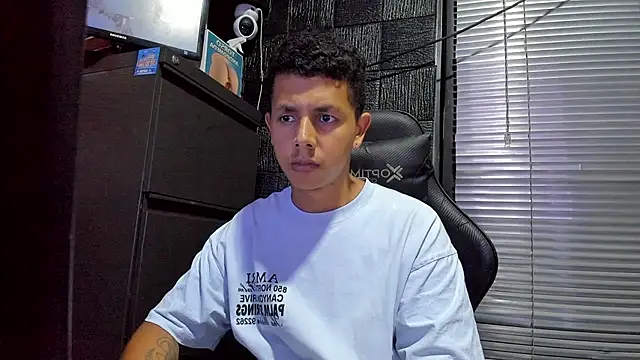 boy_bigcock24cm webcam