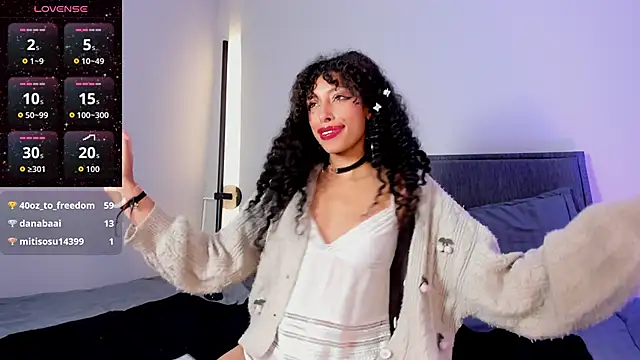 Watch Tamia_25 live on EroticFlix - High definition streams
