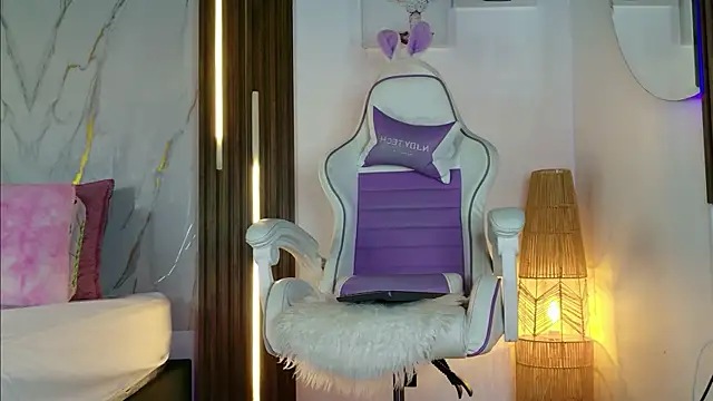 Watch mia_099 live on EroticFlix - High definition streams